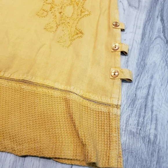 V-I-Petites Yellow Sleeveless Embroidered Maxi Dress Womans M/M - Picture 4 of 9